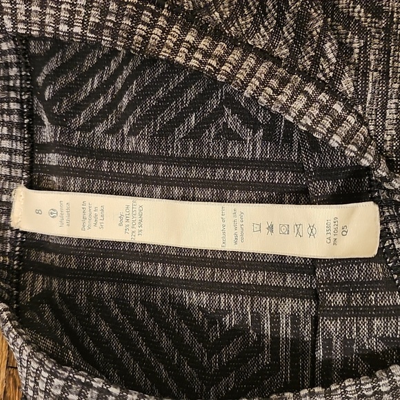 Lululemon Athletica Rest Less Pullover Black and Gray Patterned Long Sleeve Top - Picture 2 of 11